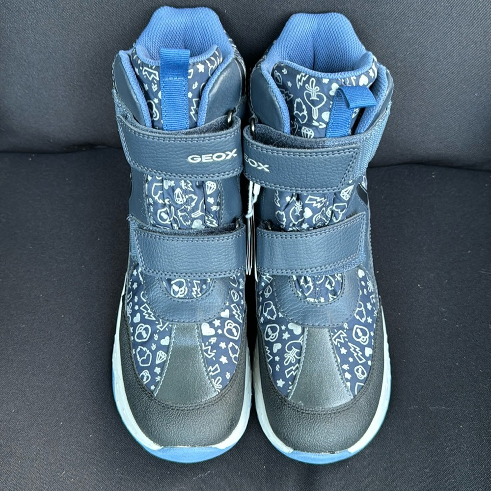 BIG KIDS GEOX WATERPROOF BOOTS